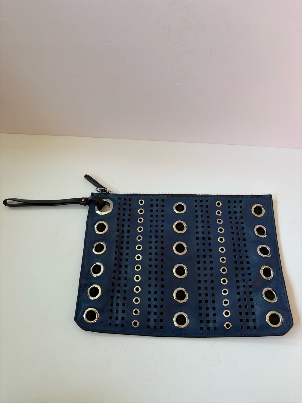 Etienne Aigner Eva Blue Black‎ Ring Grommet Leather Clutch Wristlet Preppy Party